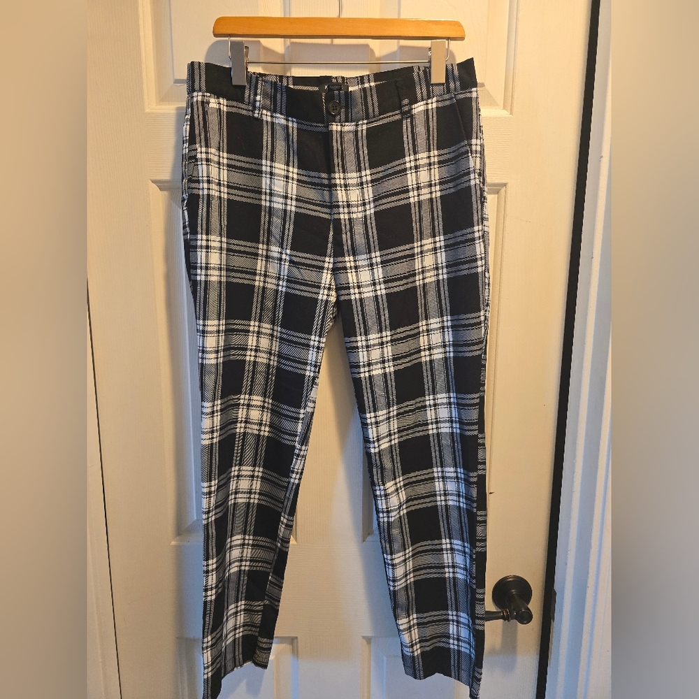 Forever 21 Men's Black and White Plaid Pants
